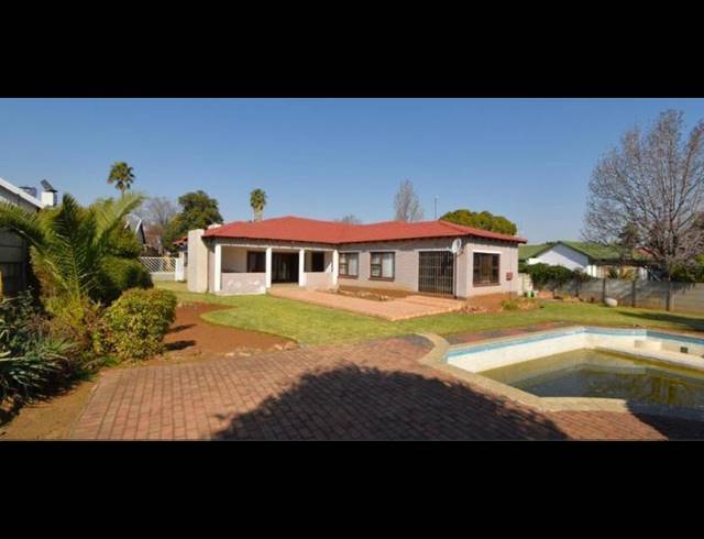 3 BEDROOM HOUSE FOR SALE IN ELSPARK